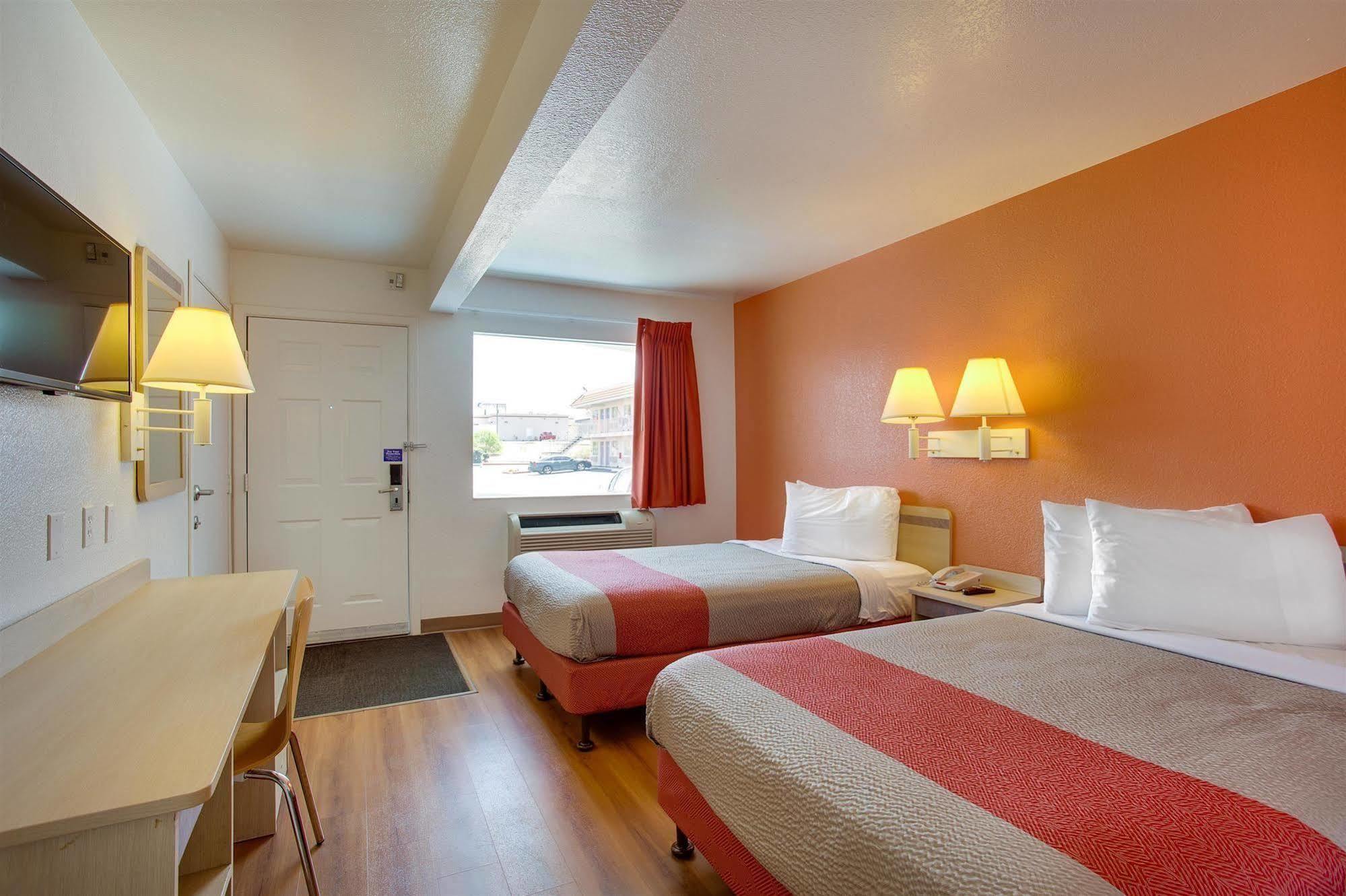 Motel 6-Albuquerque, Nm - Carlisle Εξωτερικό φωτογραφία